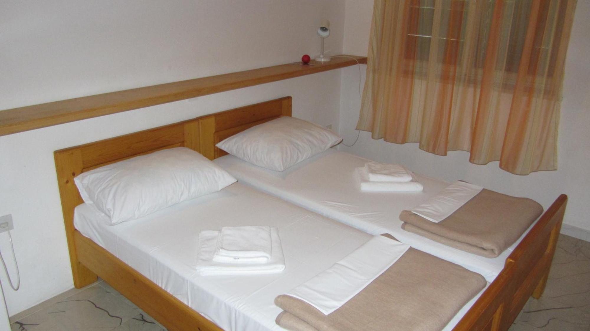 Bell Tower Apartments Tisno Room photo
