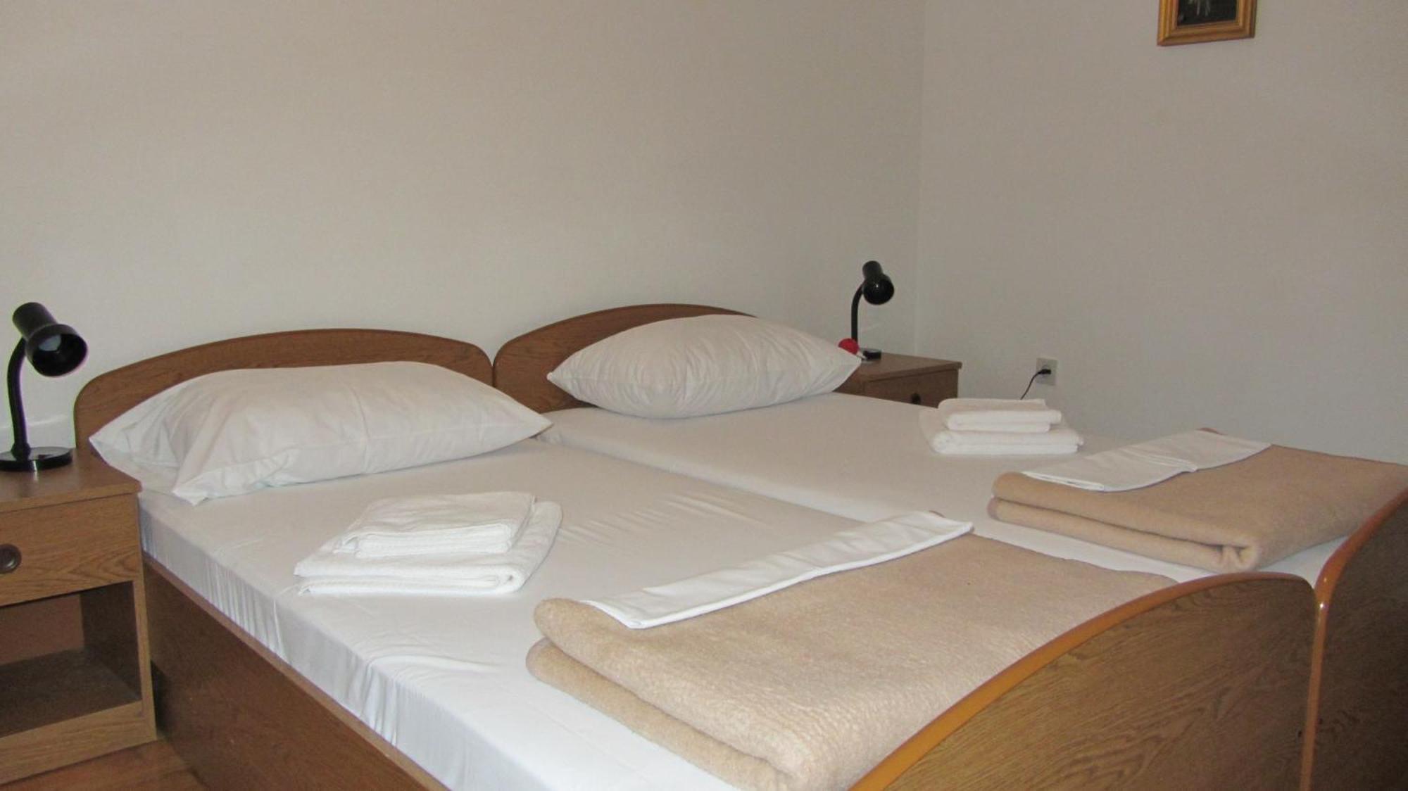 Bell Tower Apartments Tisno Room photo